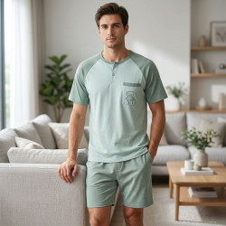 Pyjama Court Homme Coton Majoritaire – Ensemble Nuit Été T-Shirt Col Rond Boutonné Broderie Nounours Poche Poitrine + Short Uni