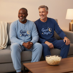 OZABI Ensemble Pyjama Homme Pack de 2, Polaire Douce et Moelleuse, Haut Col Rond 2 Boutons Broderie Good Night, Pantalon