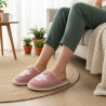 OZABI Pantoufles Ouvertes Femme, Tige Fourrure Synthétique, Renne Brodé, Intérieur Toucher Éponge, Semelle Fine Caoutchouc